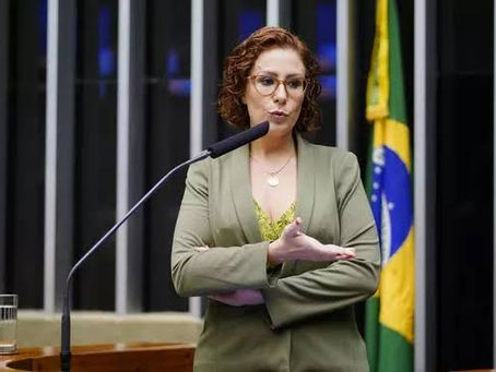 Justiça italiana mantém prisão de Carla Zambelli durante processo de extradição