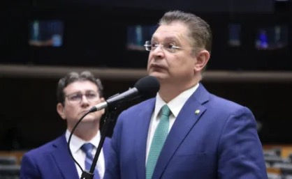 Fraude no INSS: “Brasileiros vão pagar pelo roubo duas vezes”, afirma líder do PL