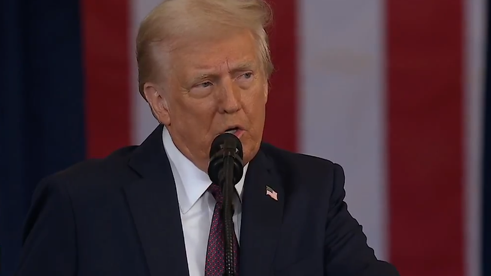 Trump impõe tarifa de 30% à União Europeia e ao México, alegando crise de drogas e desequilíbrio comercial