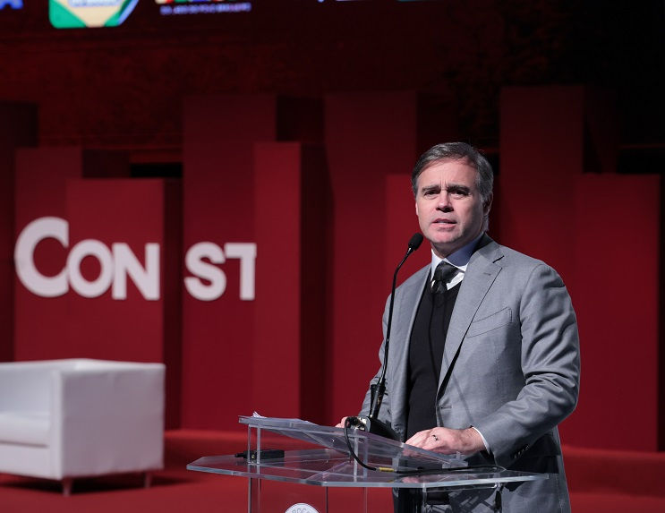André Mendonça defende autocontenção judicial