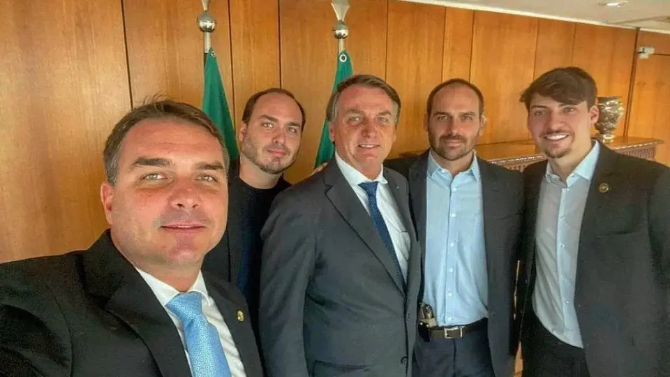 URGENTE: Moraes barra visita dos filhos a Bolsonaro no Dia dos Pais