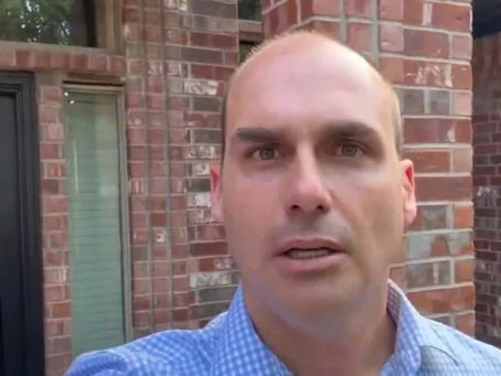 Eduardo Bolsonaro aciona polícia nos EUA após visita inesperada de repórter do Intercept à sua casa