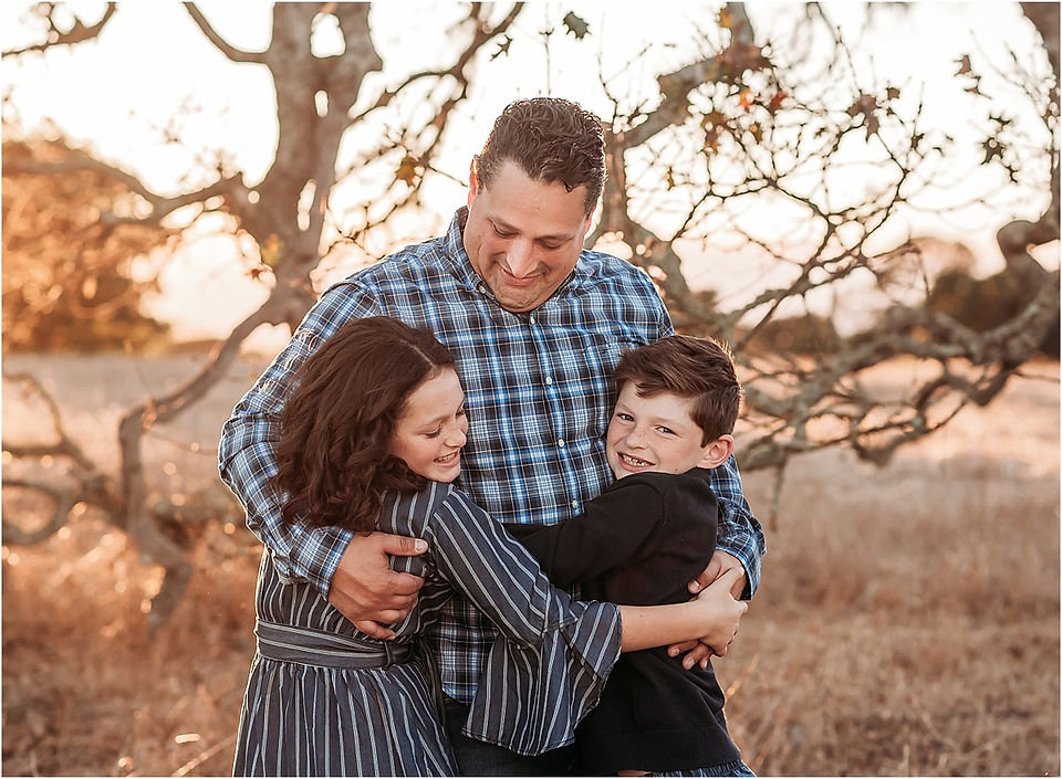 sunset, family, Petaluma, big sister, little brother, Sonoma County, Santa Rosa, sunset, golden hour, family photographer, Diana Jex, family photography, portraits