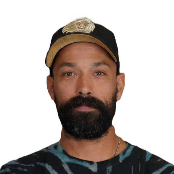 Gothic_Coffee_Scene_A_man_with_a_beard_and_a_black_baseball_cap_83KYTN3V_edited.png