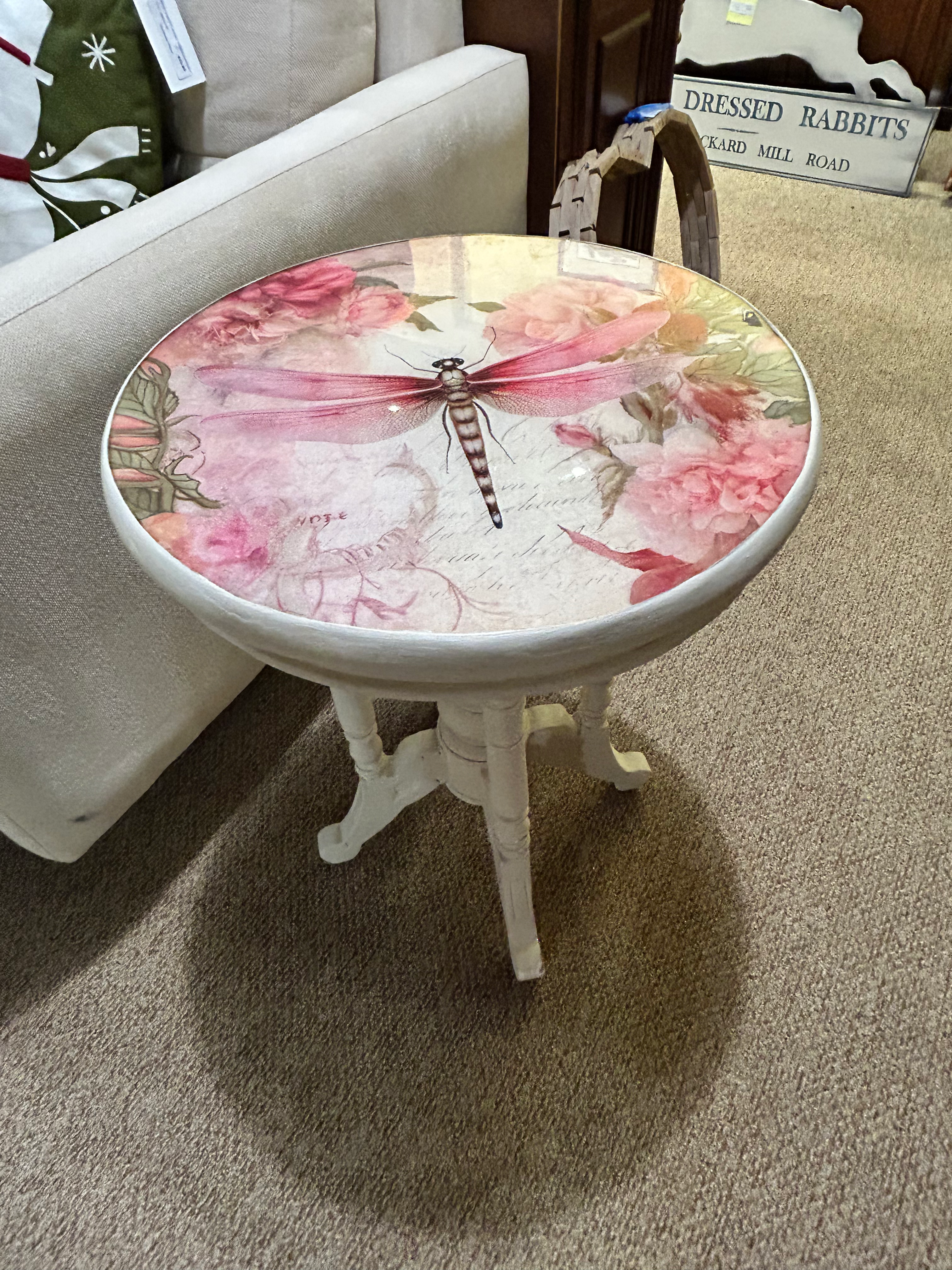 Custom dragonfly table… it’s beautiful!