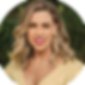 Retrato de mulher loira sorrindo