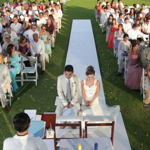 Camino de madera con charol blanco