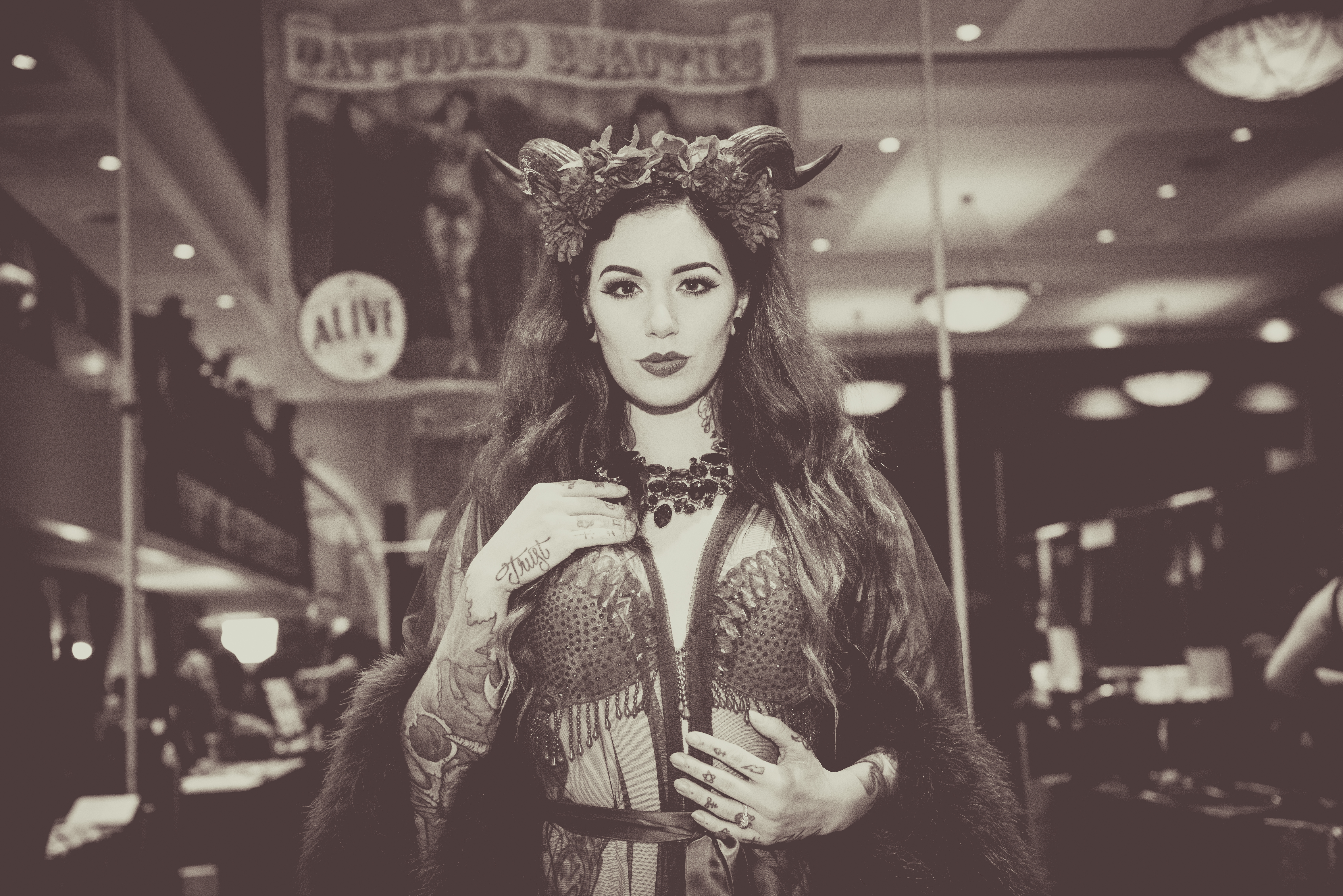 Cervena Fox - Hell City