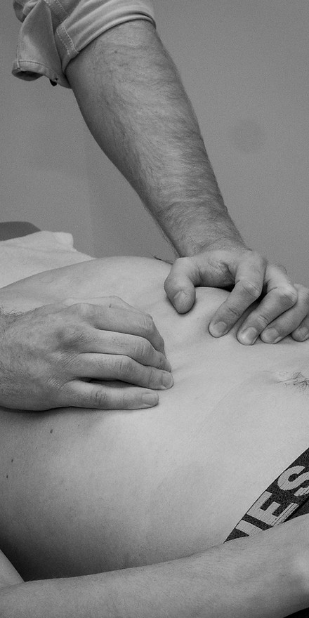 Rens Coolen | Osteopathie | Osteopaat | Osteopath | Eindhoven | Strijp | ’t Ven | Bredalaan 53 | Volwassenen | Kinderen | Baby | sporters | hoofdpijn/migraine | kaakklachten | nekklachten | rugklachten | schouderklachten frozen shoulder | hernia | artrose | maag darm klachten | zwangerschap | endometriose | tinnitus | burn-out | Stress | fibromyalgie | voorkeurshouding | overstrekken | darmkrampjes | reflux | langdurig huilen | huilbaby | problemen met zuigen of slikken | afvlakking van de schedel | plagiocephalie | zindelijkheid | geragsproblemen | concentratieproblemen | motorische ontwikkelingsproblemen | slaapproblemen | keel-neus en oorontstekingen | tenniselleboog | golferselleboog | polsklachten | liesklachten | hamstringklachten | knieklachten | kuitklachten | shin splints | enkelklachten | slijmbeursontstekingen | Peesblessures