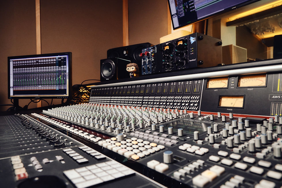 Mischpult im Tonstudio