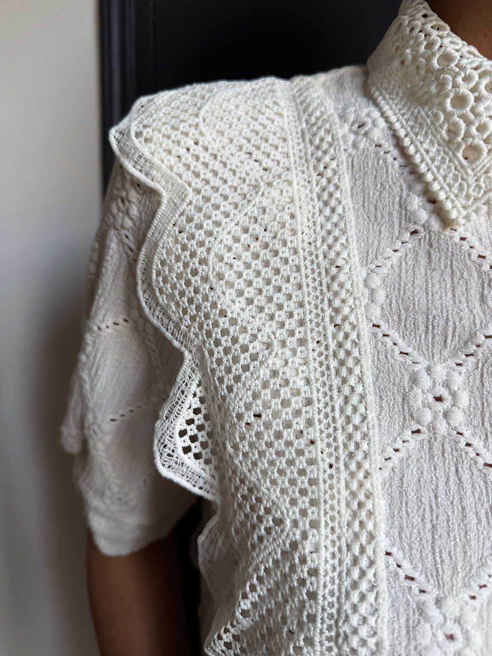 Miniature : Chemisier Ecru en Dentelle Ajourée