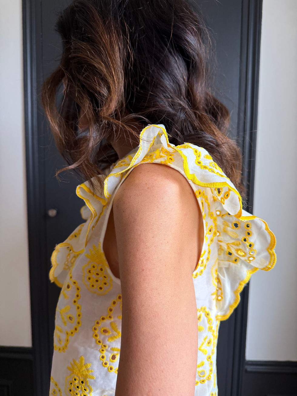 Miniature : Blouse Brodée Jaune sans manches