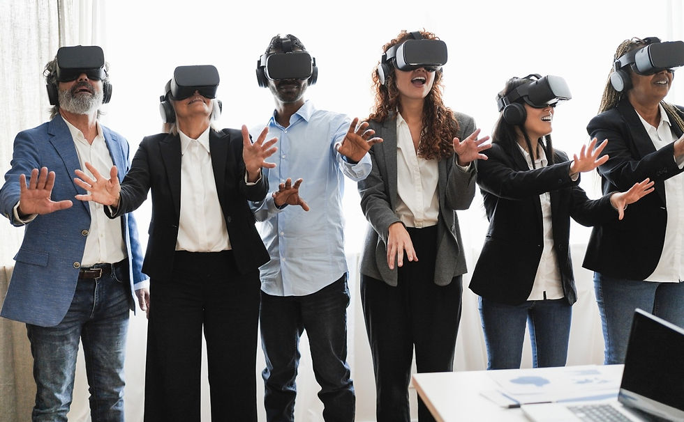 Eine Gruppe von Leuten mit nach vorne ausgestreckten Armen und Virtual-Reality-Brillen bei einem Teamevent bzw. beim Teambuilding mit Virtual Escape.