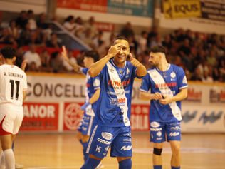 CRÓNICA SEMIFINAIS IX TROFEO PORTUS APOSTOLI | Noieses e baleares, á final