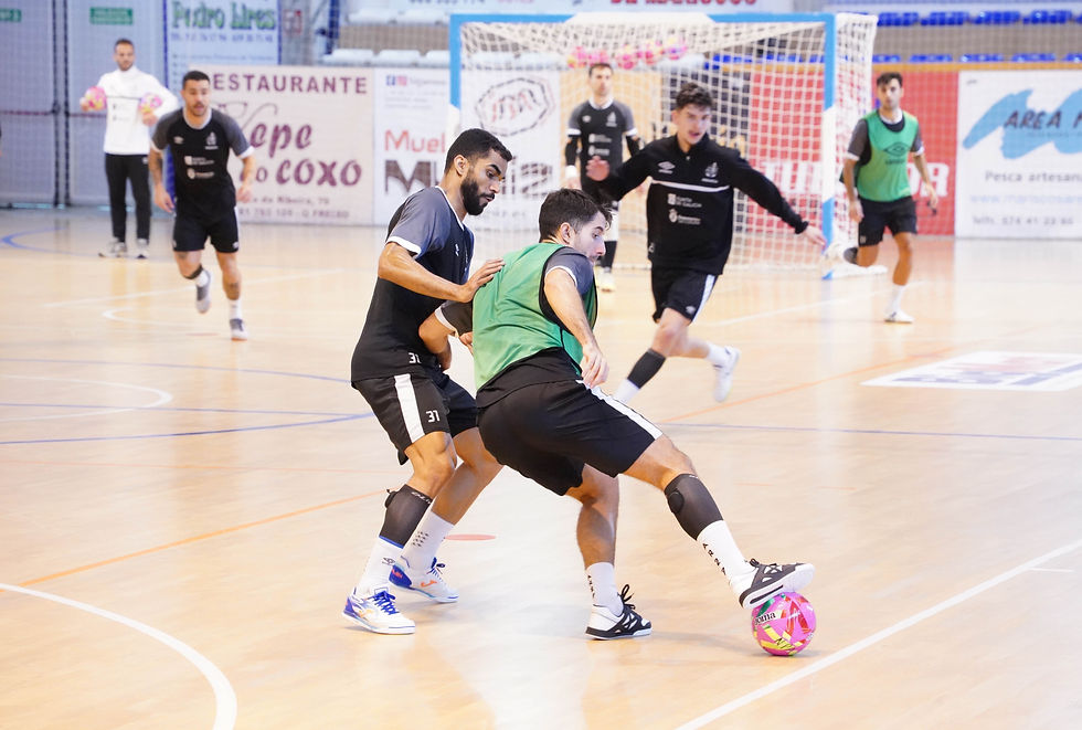 Dúas semanas de duro traballo preparando o choque | Imaxe: Manuel Lorenzo/Noia PA FS