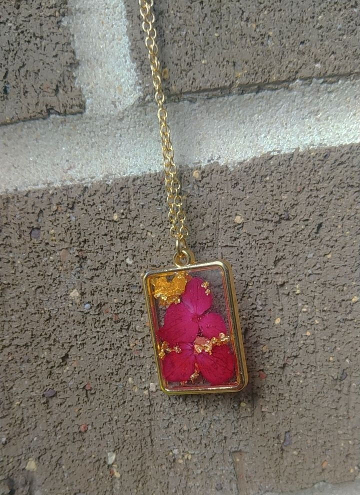 Thumbnail: Resin Pendant {Floral} - Gold Look