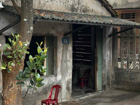 Quán bánh ướt nhỏ giữa lòng Huế, níu chân người xa xứ bằng những điều “nhỏ”