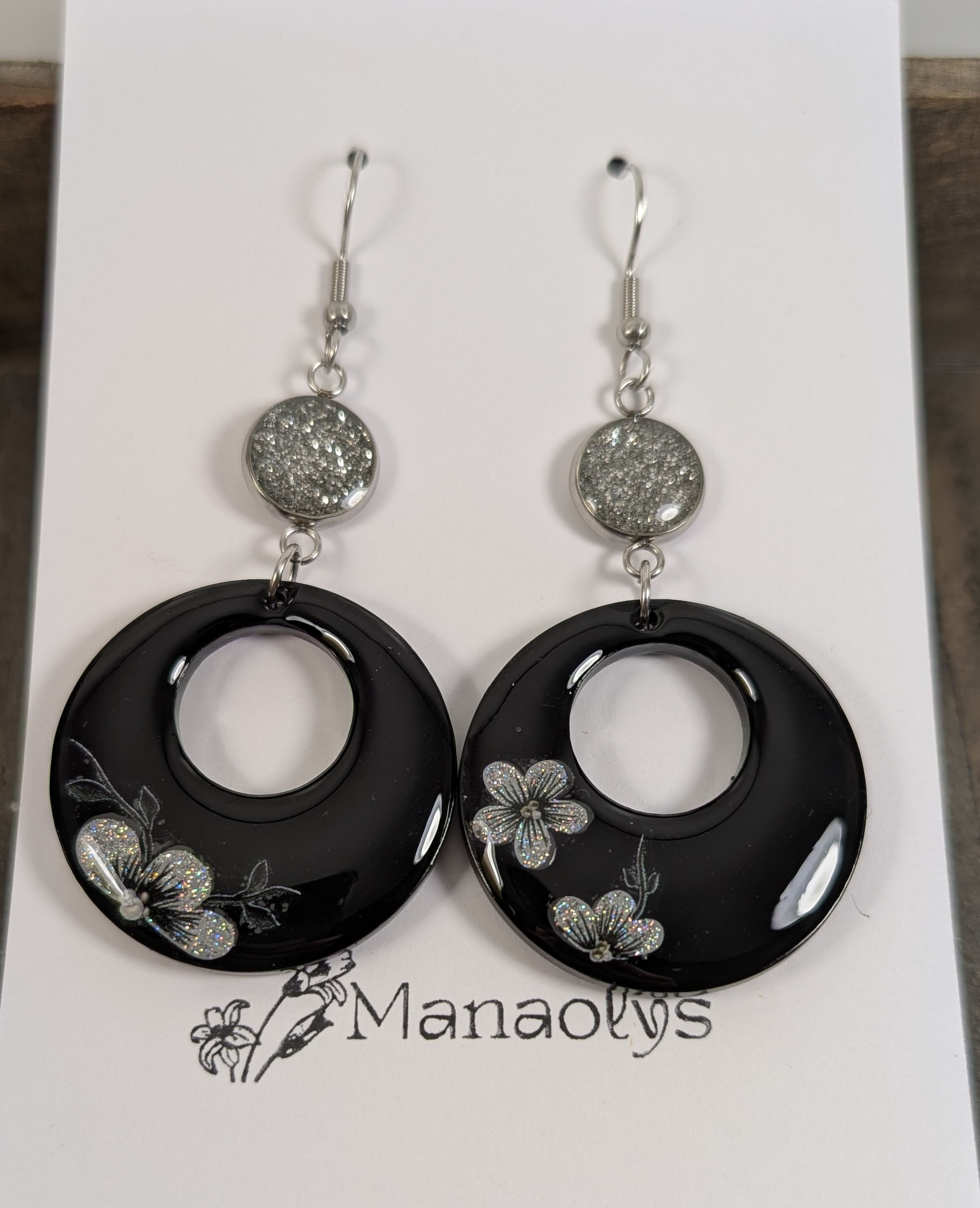Boucles d'oreilles créoles fleurs et paillettes 