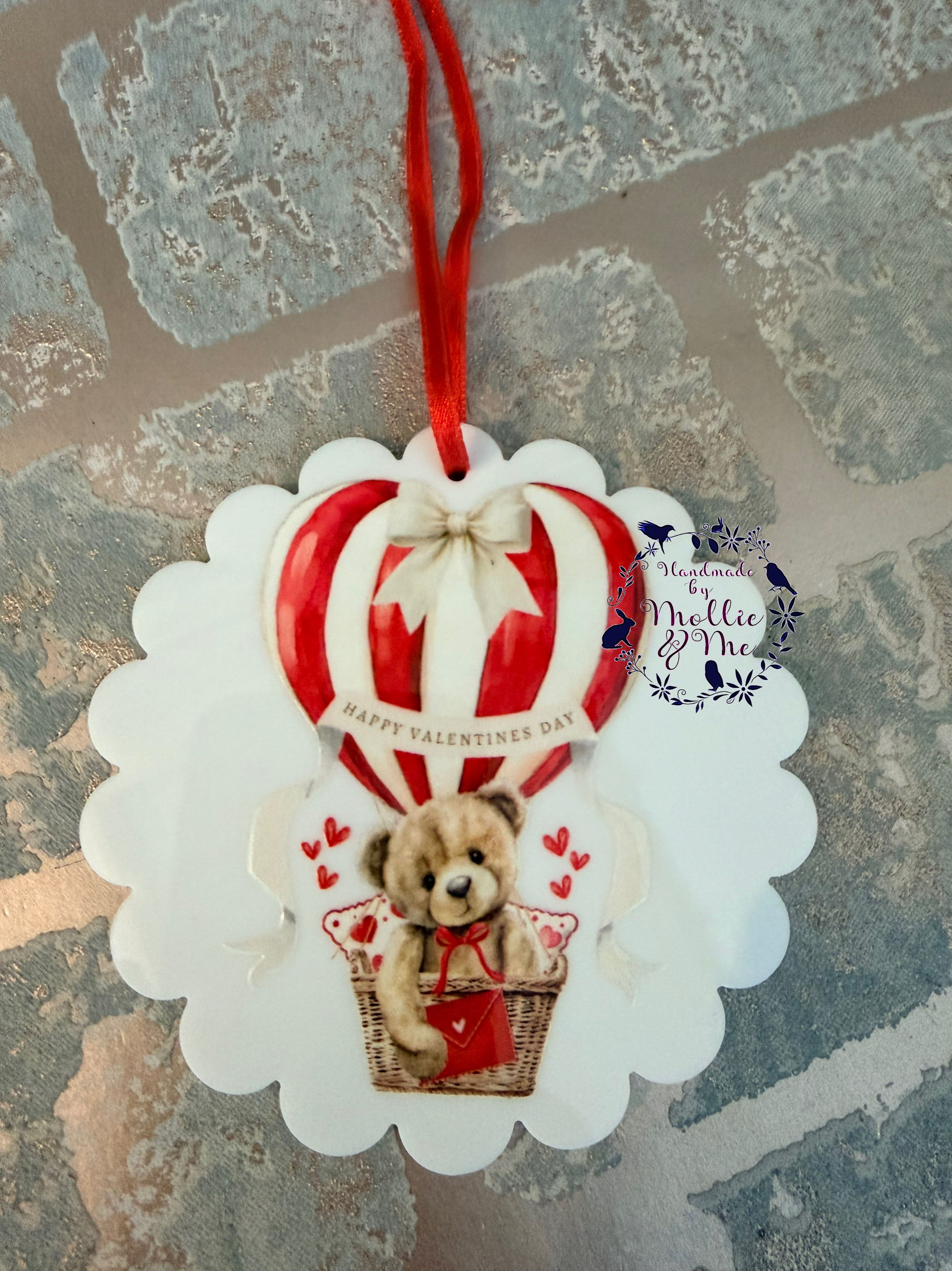 Valentine balloon scallop tag