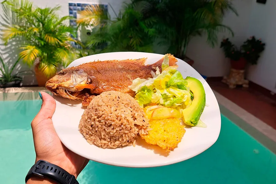 Plato típico de pescado en Cartagena