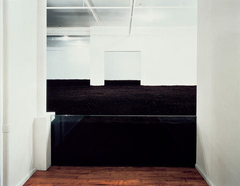 dem-new-york-earth-room-1977-photo-john-cliett.jpeg
