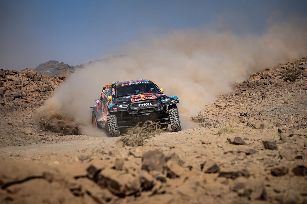 Seth Quintero și Dennis Zenz (Toyota) surprinși în timpul etapei din 4 ianuarie | Foto - RedBull Content Pool