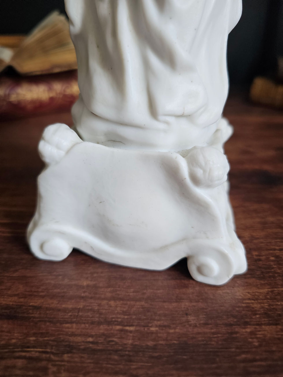 Miniature : Statue en biscuit de Notre-Dame de Grâces marquée BL