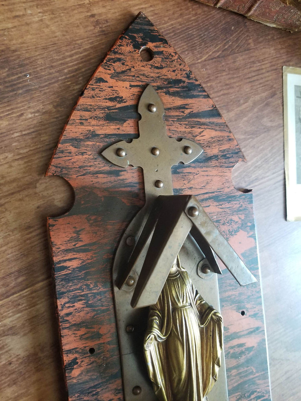 Miniature : Oratoire antique  avec figurine de la Vierge Marie des années 1930