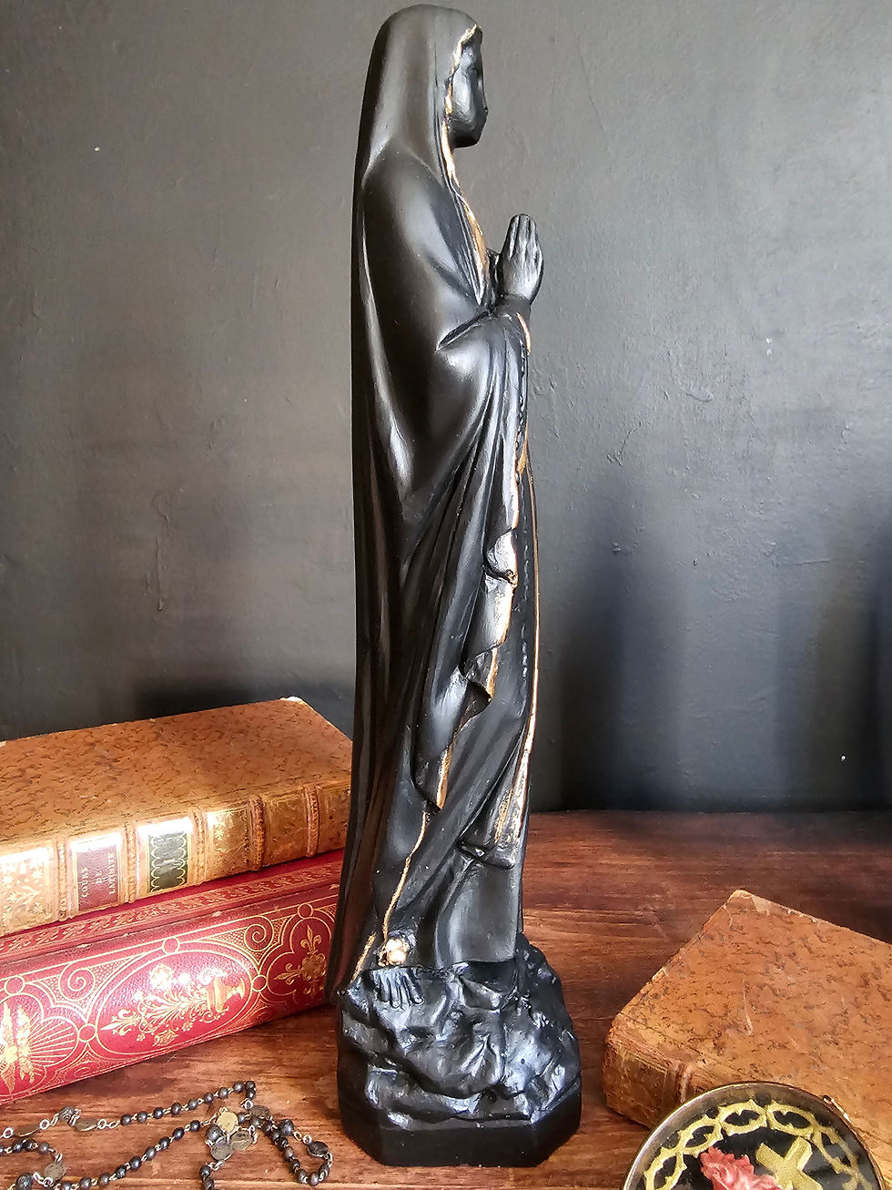 Miniature : Statue de Notre Dame de Lourdes customisée en noir et or, Vierge vintage 