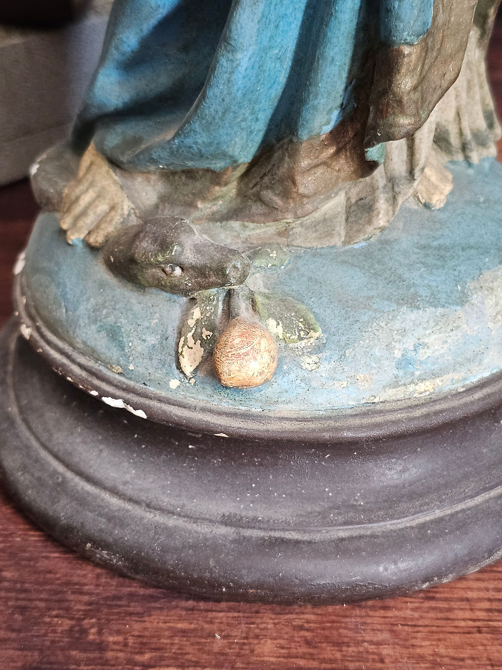 Miniature : Grande statue ancienne de la Vierge en platre peint