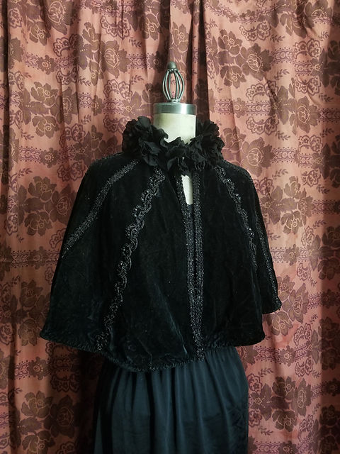 ～1910s french antique cape French antique evening velvet shoulder cape or opera capelet