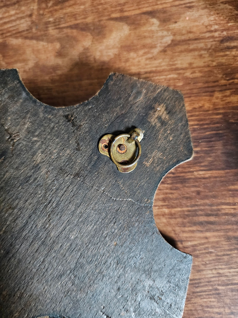 Miniature : Petit crucifix ancien en bois avec bénitier