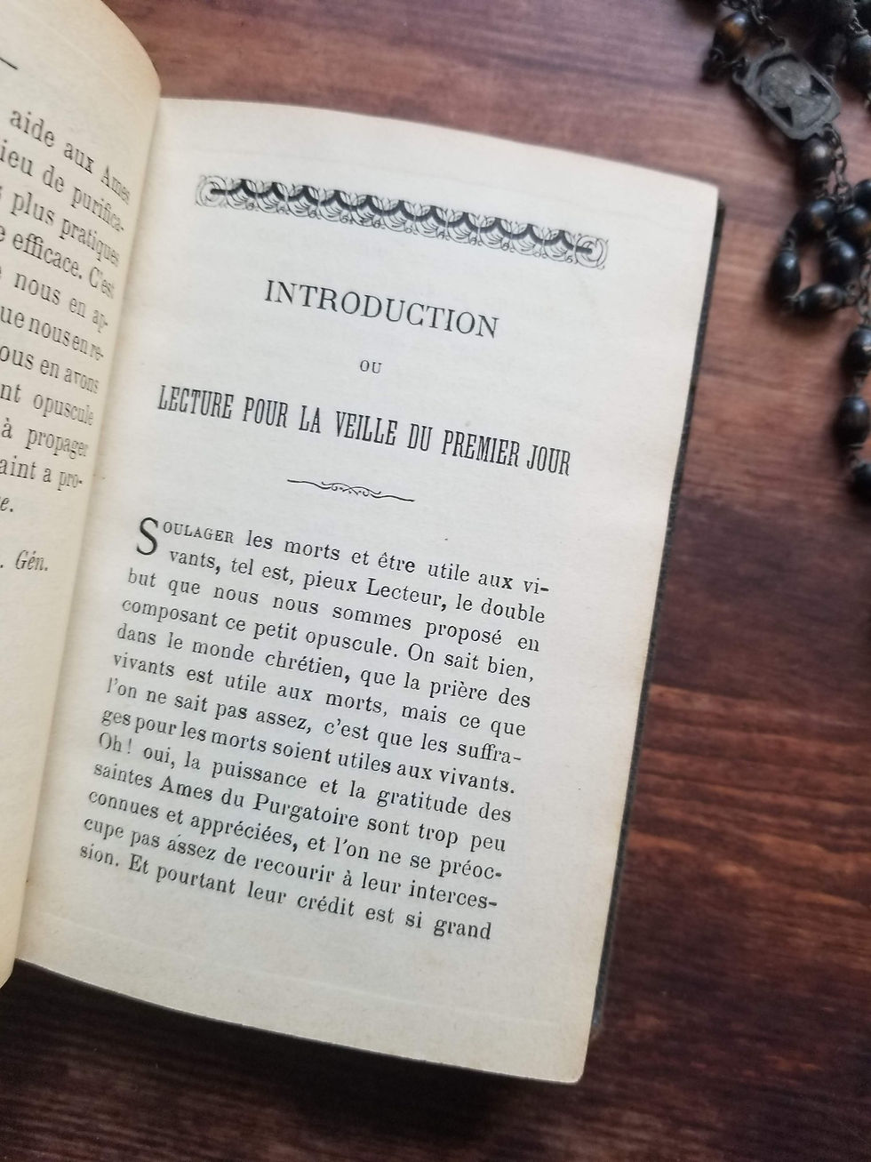 Thumbnail: Antique book  'Mois des âmes du purgatoire' par l'Abbé Berlioux