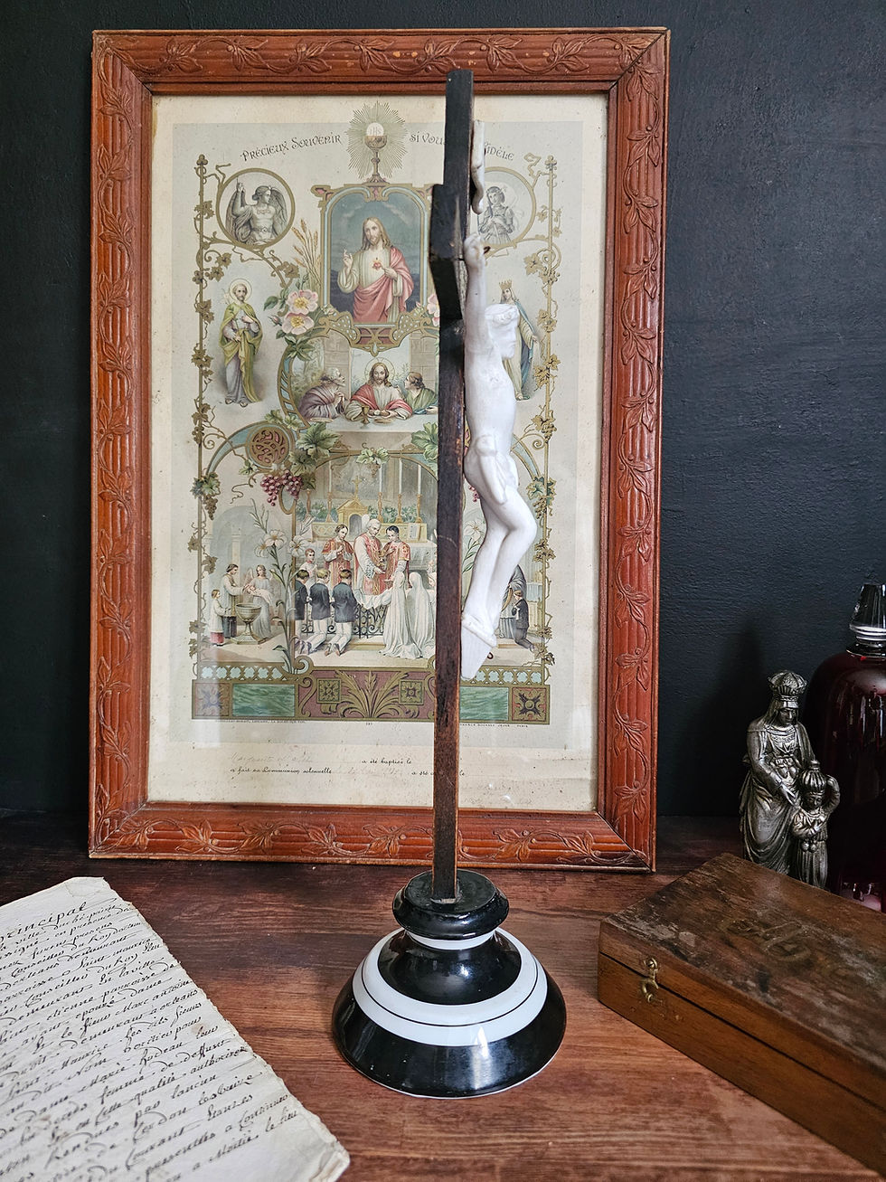 Miniature : Crucifix ancien en bois et porcelaine