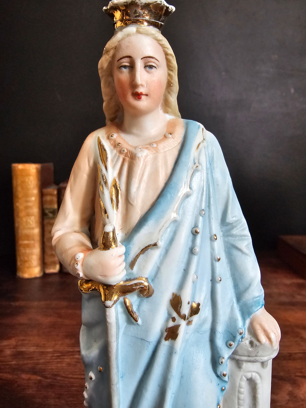 Miniature : Rare figurine en biscuit de Sainte Barbe.