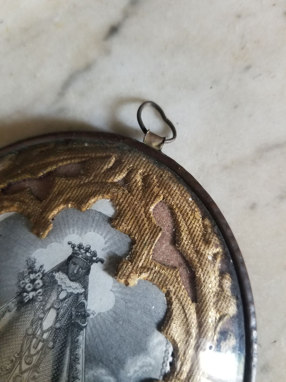 Miniature : Antique French Our Lady of Hal reliquary frame. Oval convex glass