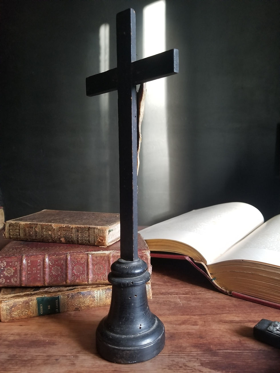 Thumbnail: French antique Jansenist altar crucifix made of carved animal bone and wood