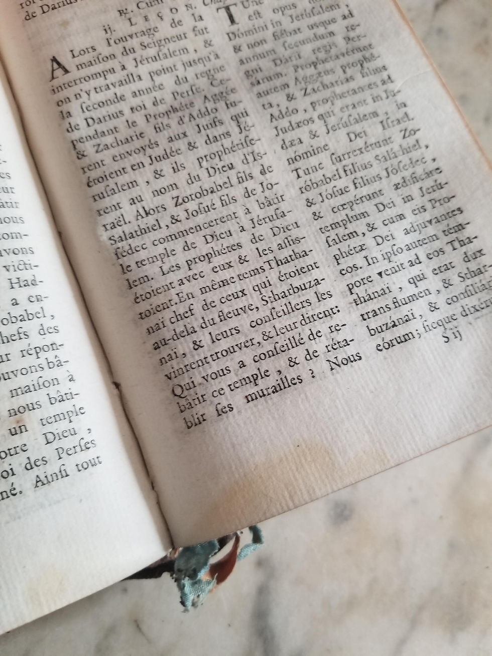 Miniature : Mass book night and sunrise services. French and Latin antique book 'L'office de la nuit et de laudes' Automn part from 1760.
