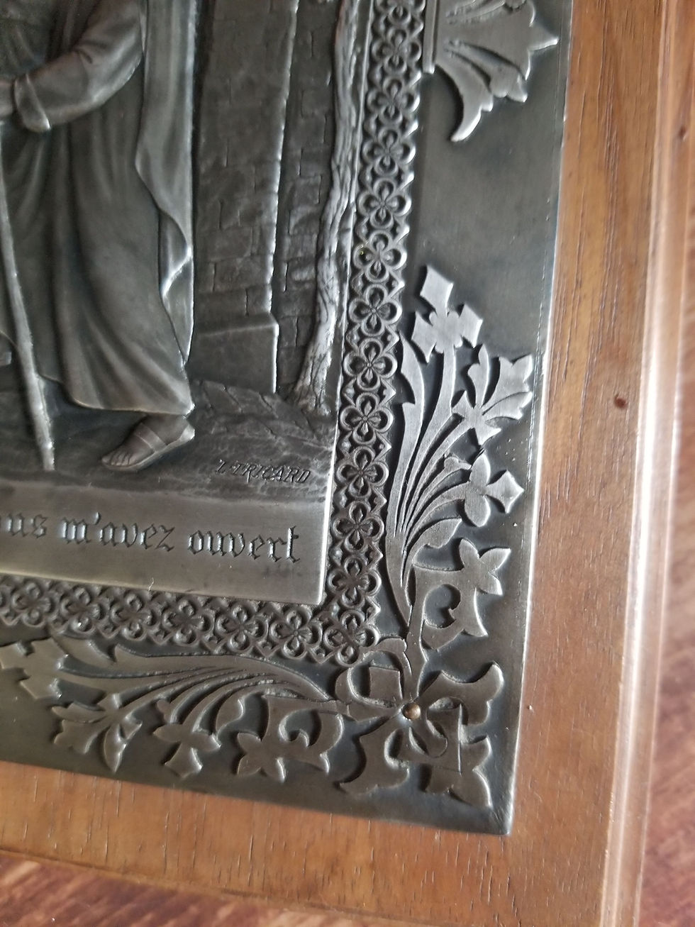 Miniature : Plaque en relief Jésus se tenant à la porte, par Louis Tricard.