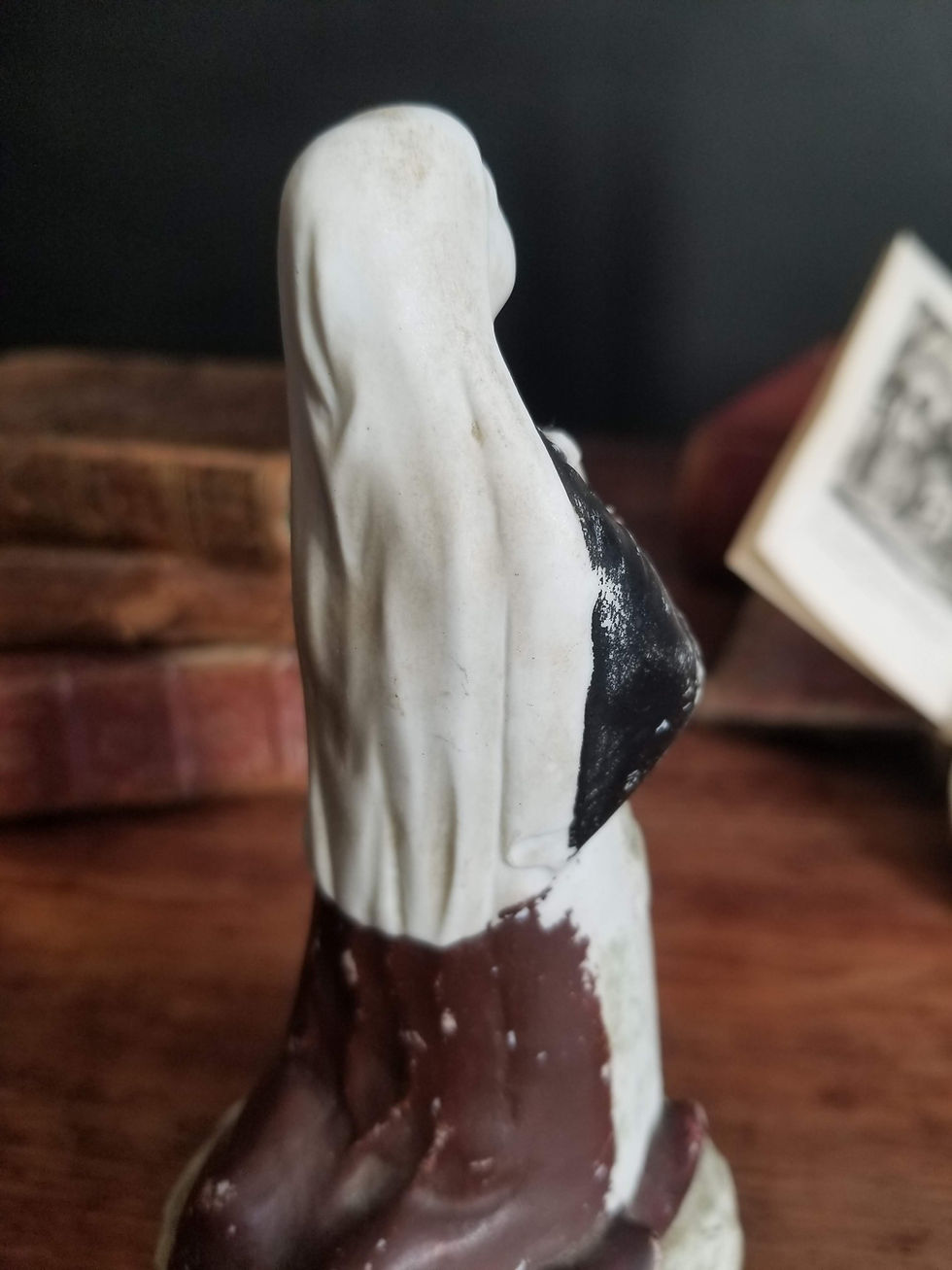 Miniature : Statuette Bernadette Soubirous en biscuit