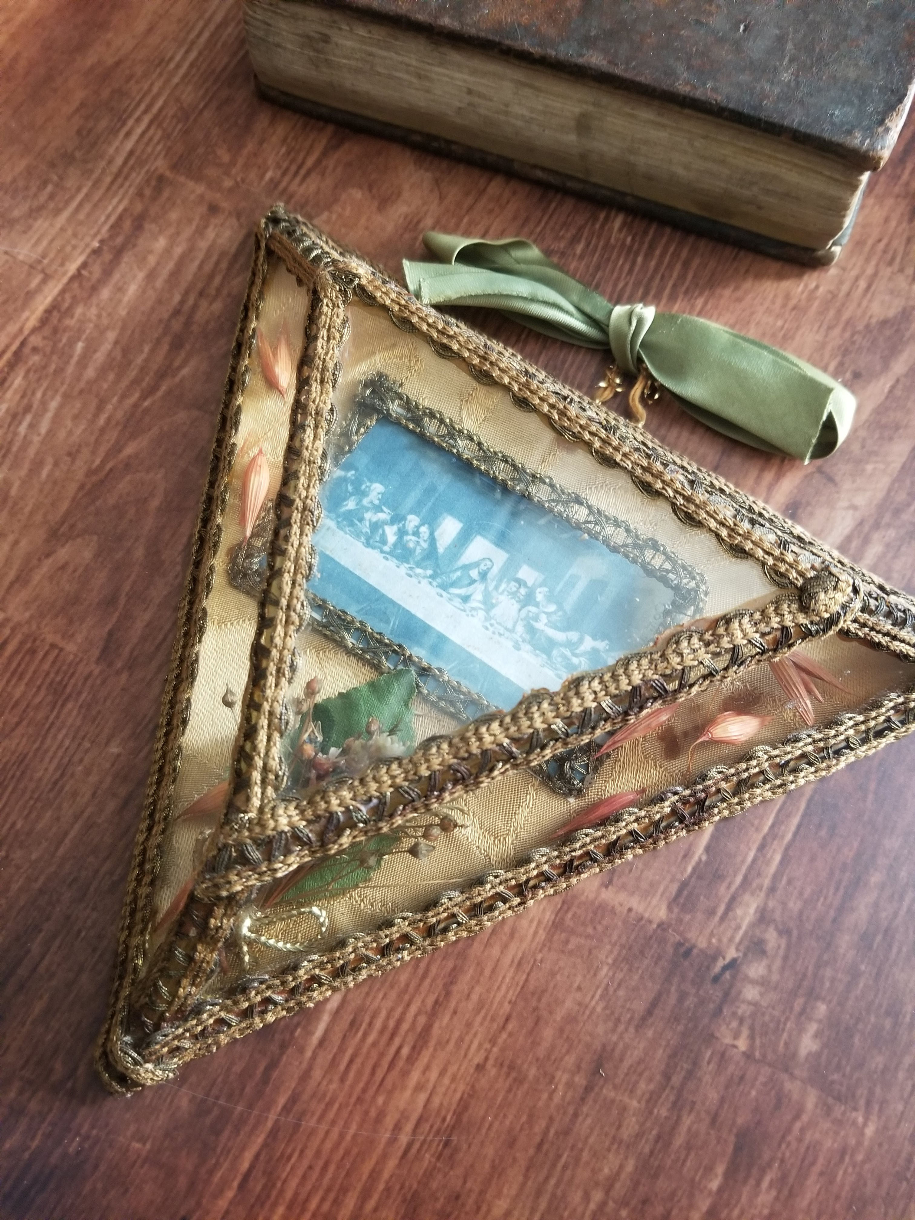 Registo religioso Antique Portuguese devotional box frame with The Last Supper card