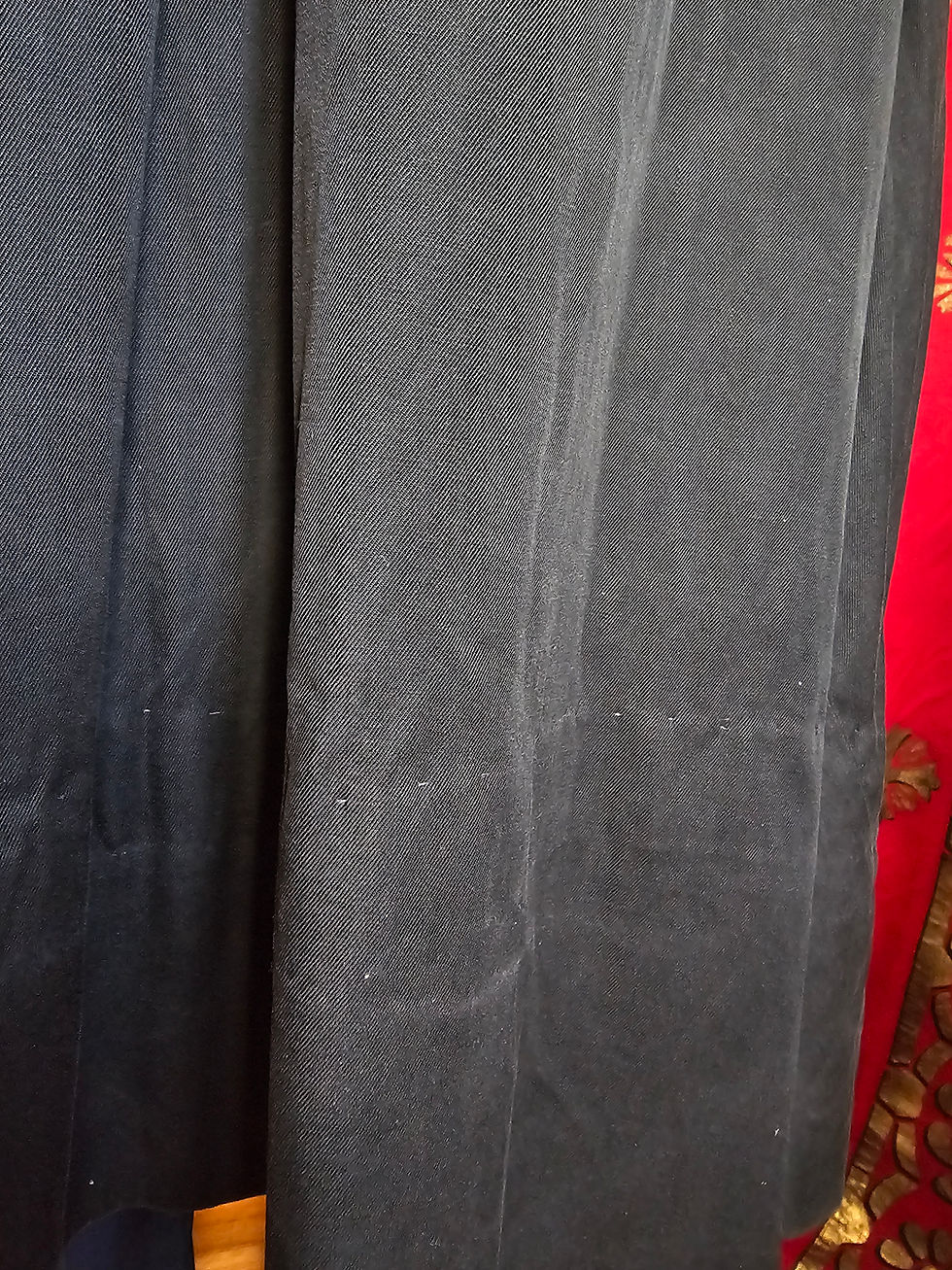 Miniature : Soutane de prêtre noire vintage