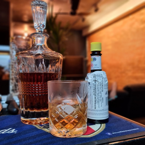 Old Fashioned Bourbon, Angostura e Xarope Simples Emporio Toscana