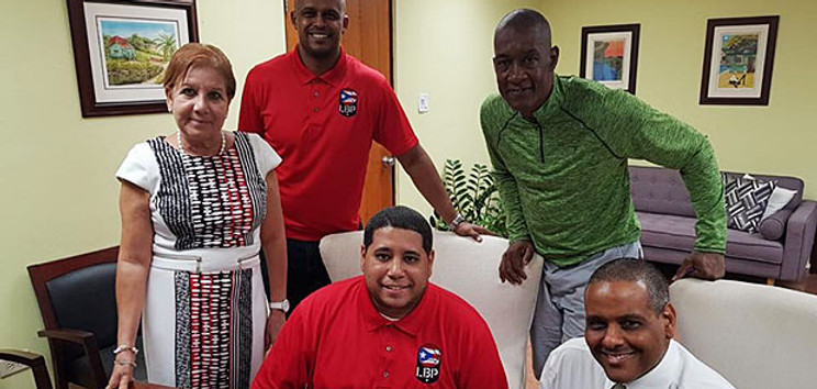 De izquierda a derecha, alcaldesa Julia Nazario Fuentes, el Director de Torneo; Edgardo Boffill, Dir