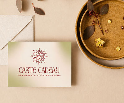 Carte cadeau pour offrir un cours de yoga, massage ou bilan ayurvédique à Lyon