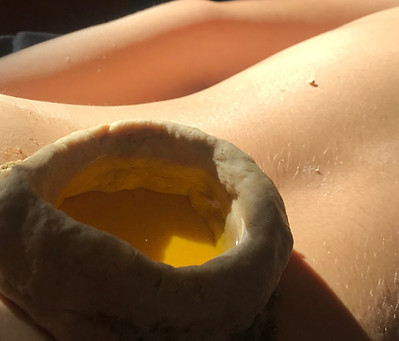 Basti, bain d'huile,massages et soins ayurvédiques à Lyon pour des douleurs, bien-être par Marine Henry de Pranamaya