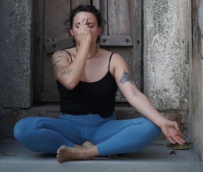 Cours de yoga à Lyon en studio et en séance individuelle, accessibles aux débutants par Marine de Pranamaya Yoga Ayurveda