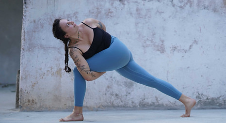 Cours de Yoga en studio et en particulier à Lyon par Marine Henry de Pranamaya