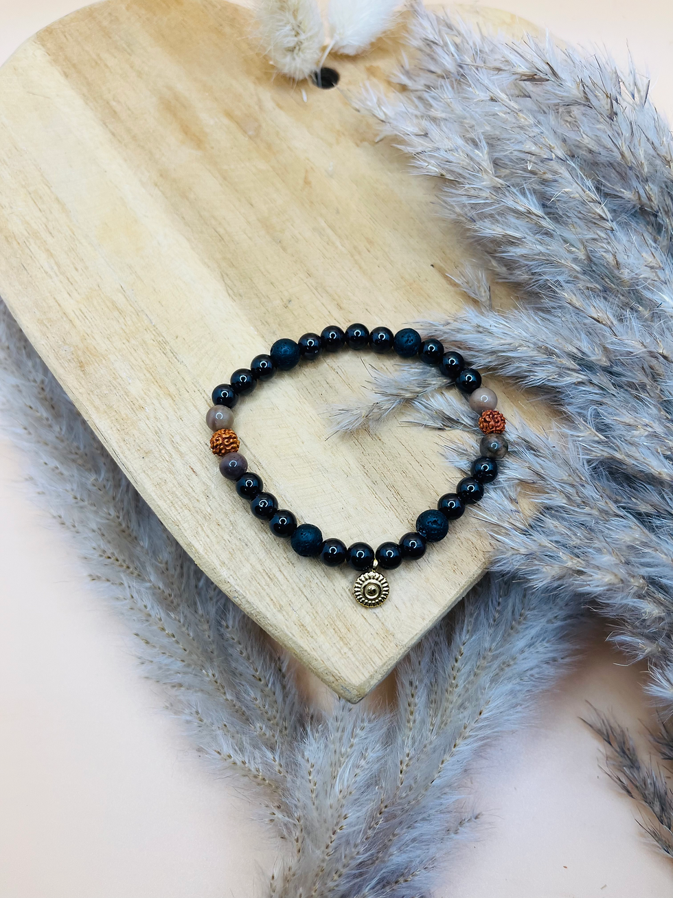 Miniaturbild: Armband "Innerer Reichtum" Granat Lava versteinertes Holz