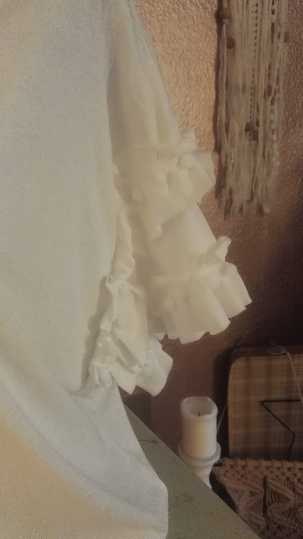 Miniature : Top blanc manche à pompons